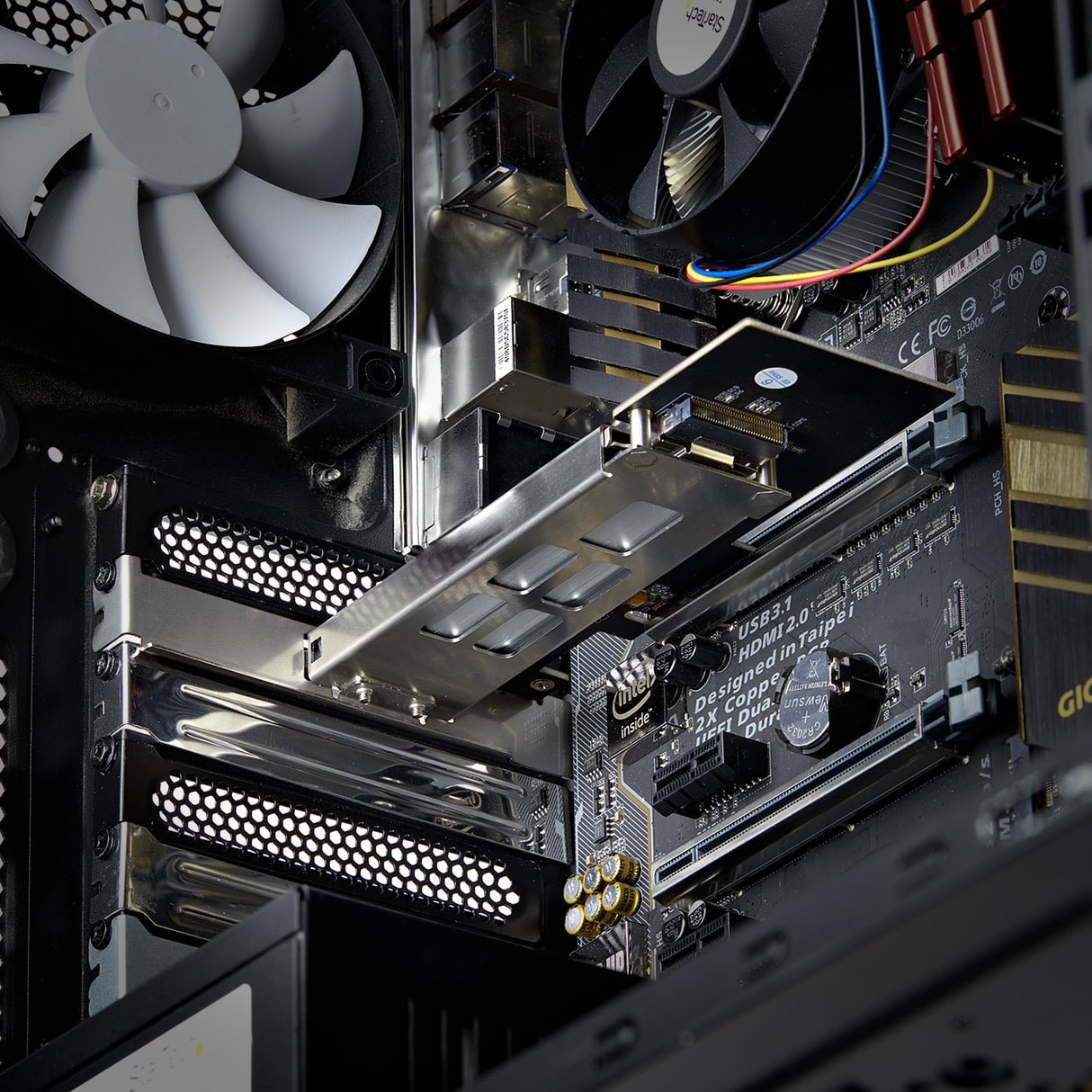 StarTech.com Tarjeta PCIe x4 a SSD NVMe M.2 - Rack Móvil Backplane con Bandeja Removible Hot Swap Intercambiable en Caliente - Bahía de Unidad PCIe 4.0/3.0 - con Llave (M2-Removable-PCIE-N1)