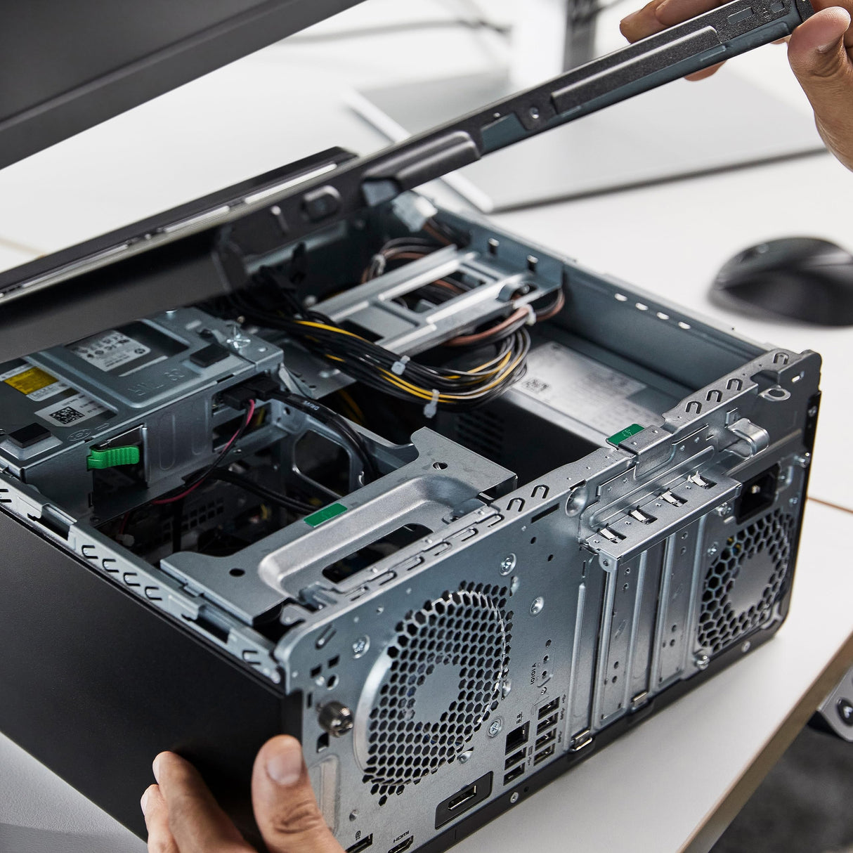 HP PC de Sobremesa Elite Tower 800 G9 i9-12900 NVIDIA 1 TB SSD Intel UHD Graphics NVIDIA GeForce RTX 3060