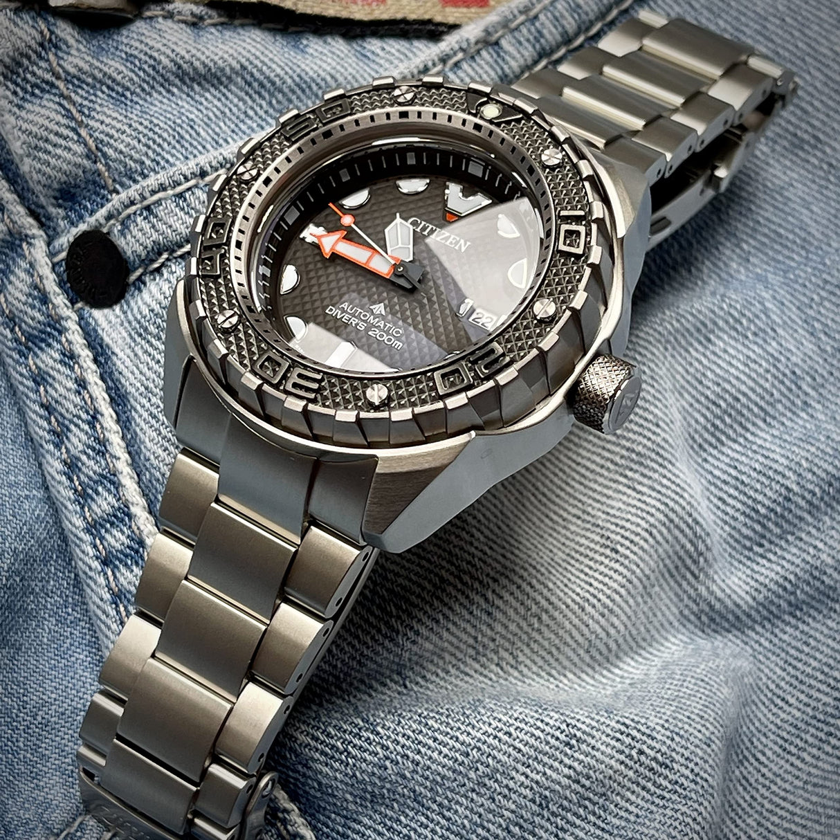 Citizen Reloj Analógico para Hombres de Automático con Correa en Titanio NB6004-83E