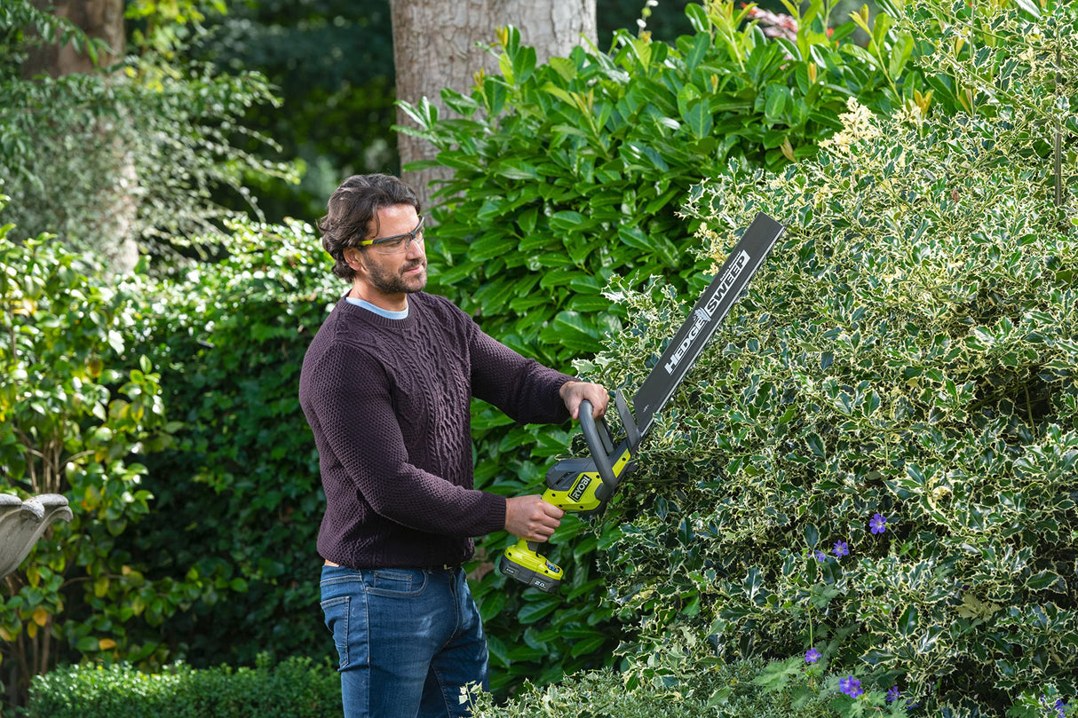 RYOBI - Cortasetos 18V One+ con Batería 18V One+ 2,0 Ah y Cargador 1,5A - Espada 50cm, Capacidad máx. 24mm, Velocidad 2700 RPM - Recogedor de Residuos HedgeSweep, Funda Protectora - RY18HT50A-120