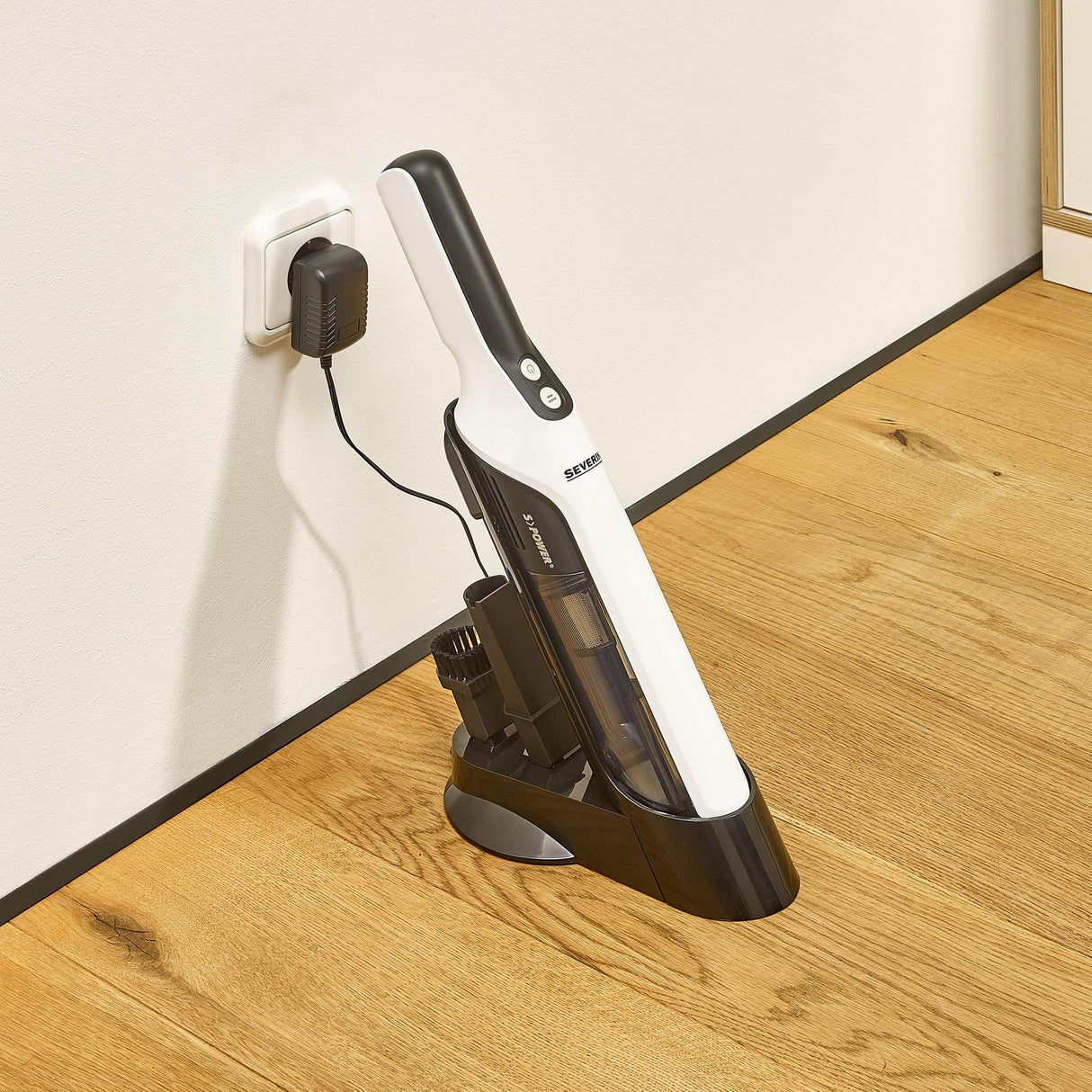 SEVERIN Aspiradora de mano sin cable, aspirador silencioso para pelos con accesorio para muebles y teclados, aspirador pequeño con batería hasta 30 min, blanco/negro mate, HV 7140