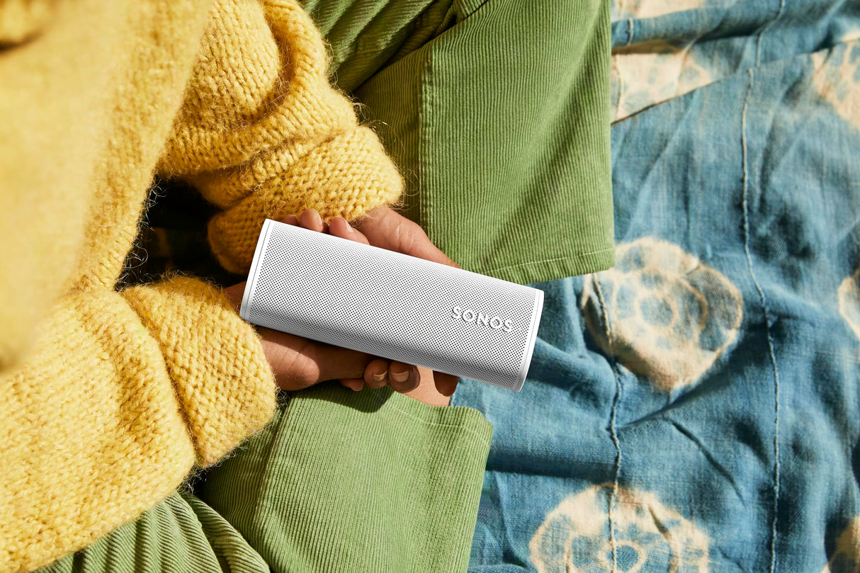 Sonos Roam 2 | Altavoz portátil Impermeable y Ligero con Bluetooth, Wi-Fi, 10 Horas de autonomía, Control por Voz y Uso Tanto en Interior como Exterior - Blanco