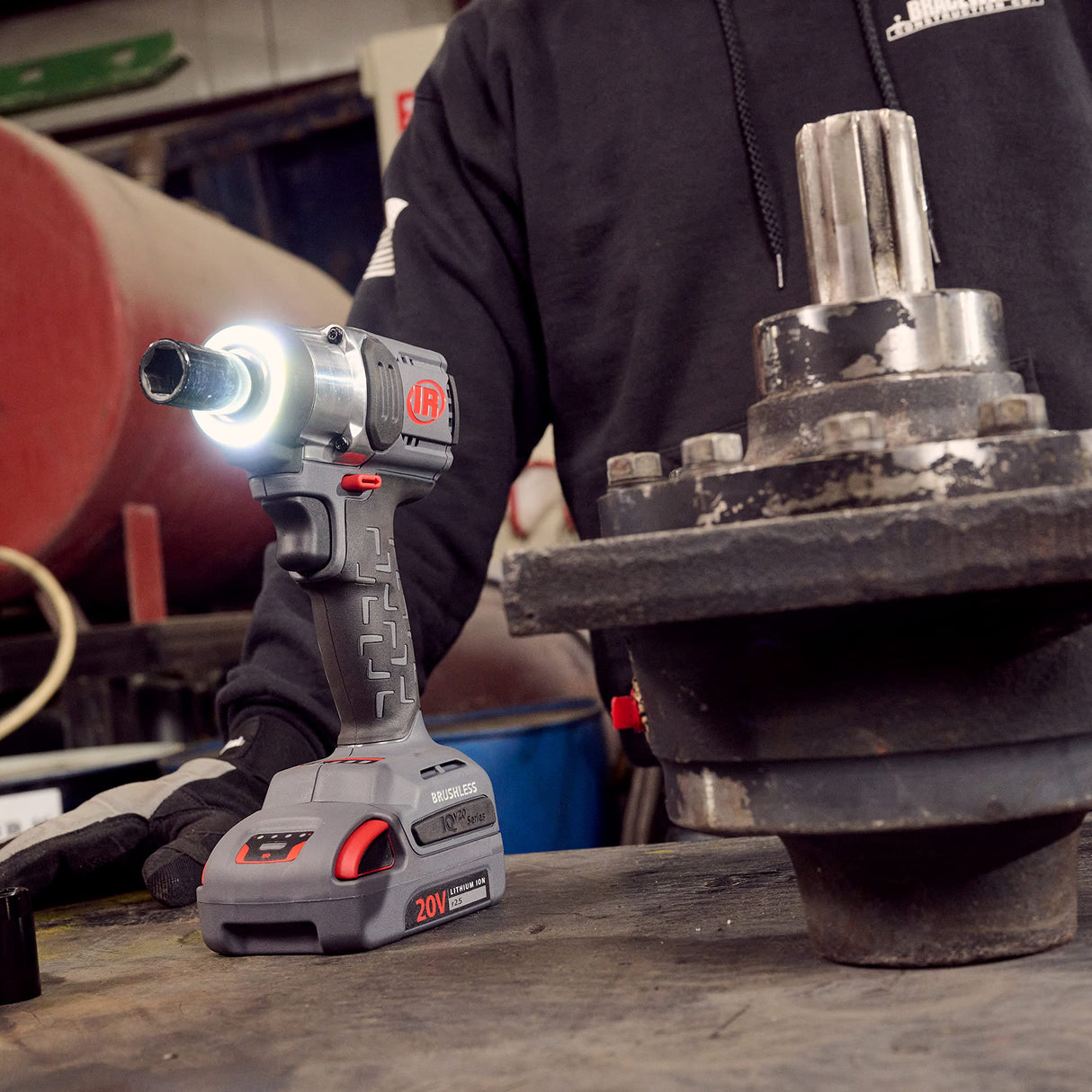 Ingersoll Rand Atornillador de Impacto de Batería Kit W3151, Herramienta Inalámbrica 1/2" con 20 V, Llave de Impacto Ligera y Compacta