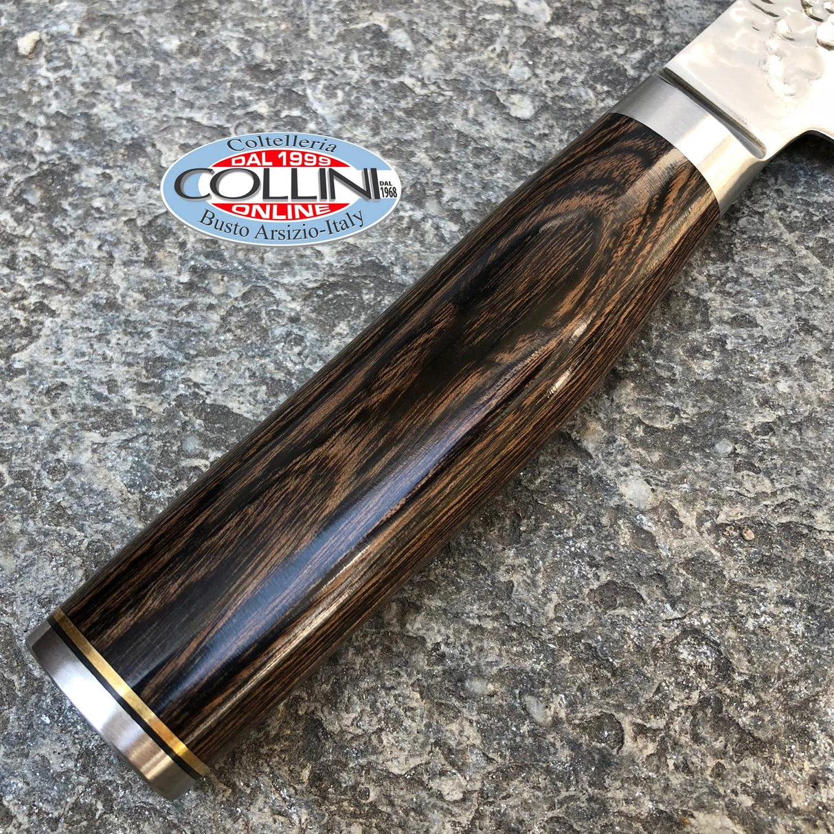 KAI Shun Premier Tim Mälzer Cuchillo japonés para jamón con hoja de 24 cm - Núcleo VG-MAX 61 HRC, 32 capas de Damasco pulido - Mango de madera de Pakka color marrón medio - Superficie martillada