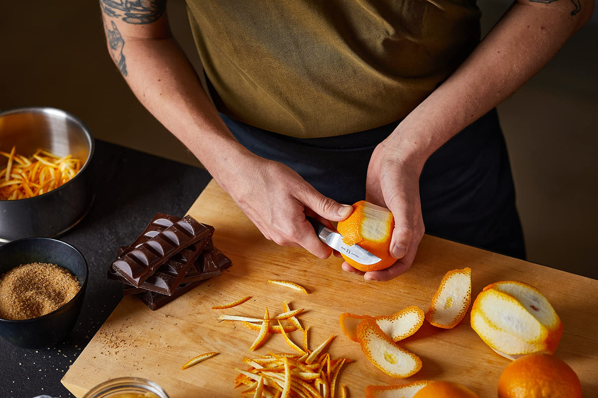 Fiskars Set de cuchillos, Sensei, 5 piezas, Cuchillo chef, Cuchillo pan, Cuchillo Santoku, Cuchillo verduras, Cuchillo para pelar, Acero inoxidable con alto contenido de carbono/plástico, 1025845