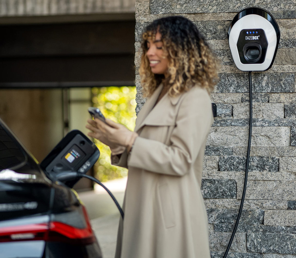 Daze | Dazebox C Estación de Carga Wallbox Modo 3 para EV y PHEV | Cable Tipo 2 Integrado | Conectividad App Daze | (trifásico/hasta 22 kW / 32 A)