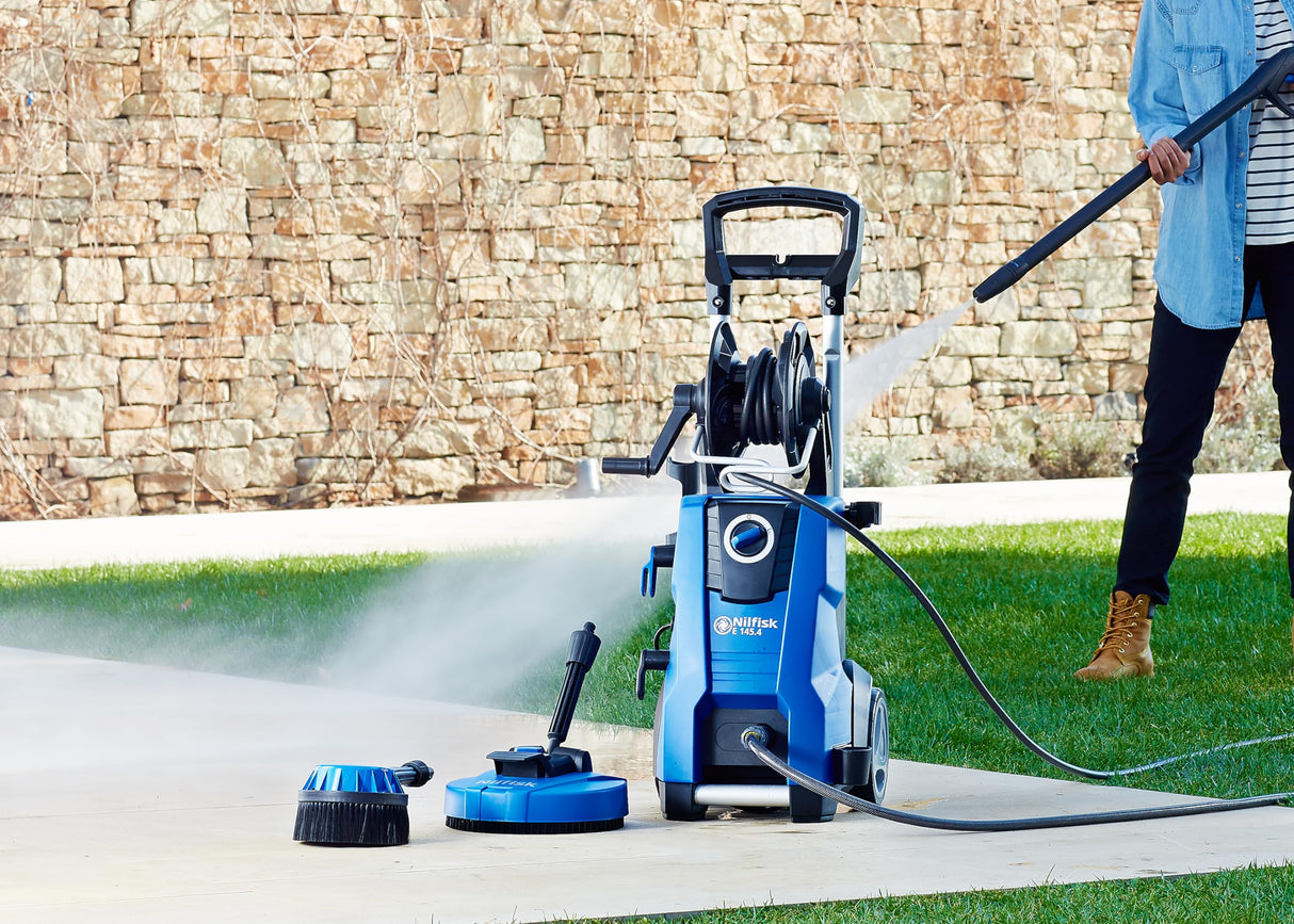 Nilfisk Hidrolimpiadora de Alta Presión E 145 Bares + Pulverizador de Espuma + Limpiador de Patios + Cepillo (2100 W)
