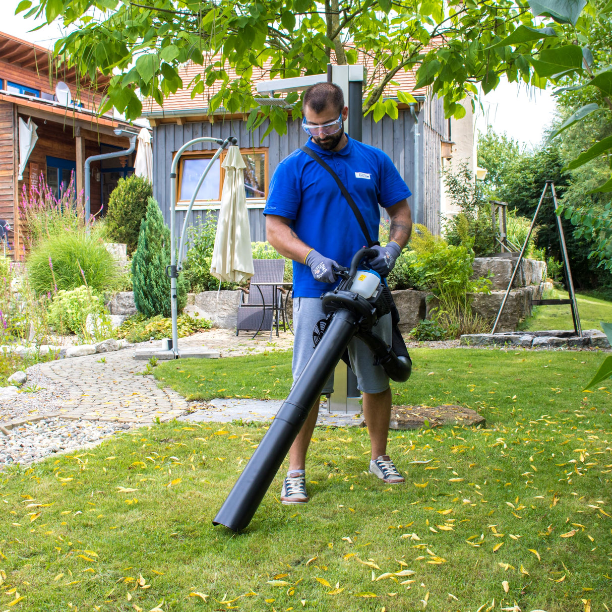 Güde Aspirador de Hojas de Gasolina GBLS 7500-26.1 (Motor de 2 Tiempos, Potencia de Motor de 0,75 kW/1,0 CV, TÜV/GS, cilindrada de 26 cm³, Velocidad de soplado de 252 km/h, Flujo de Aire de 600 m³/h,