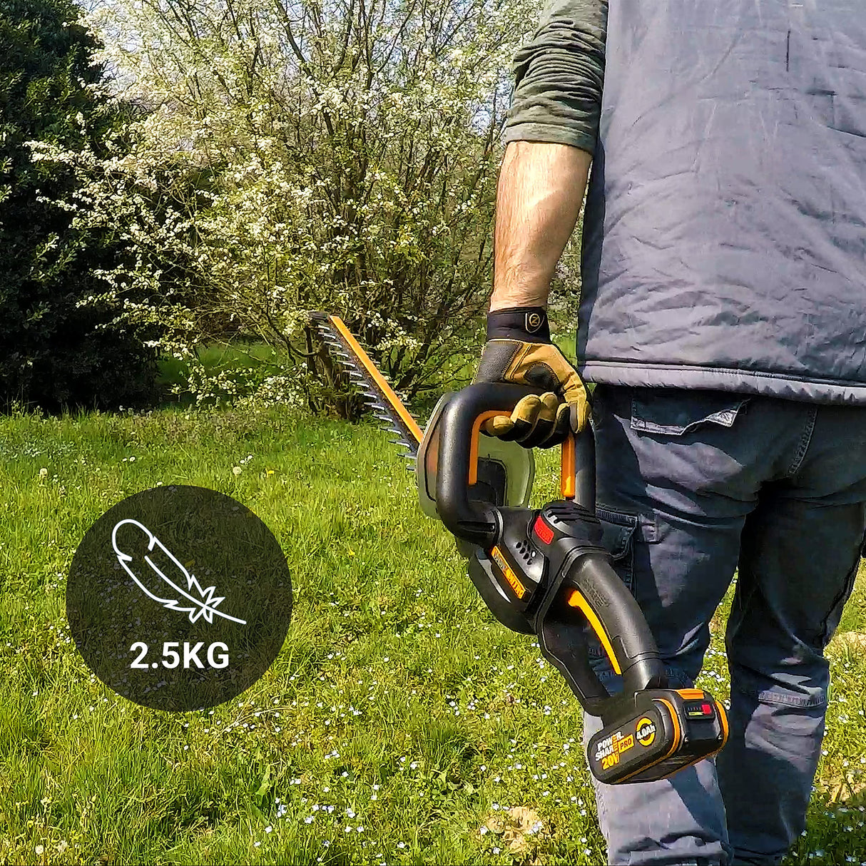 WORX Nitro - Cortasetos inalámbricos 20 V - 4 Ah - Hoja de 56 cm - Diámetro 27 mm - WG263E (Suministro con batería y Cargador, Motor sin escobillas, Cuchillas de Doble acción)
