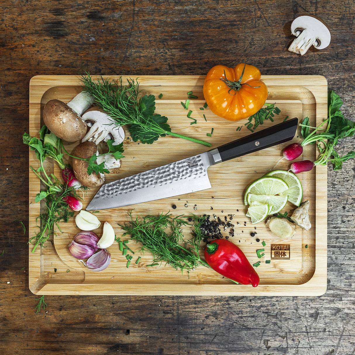 KOTAI | Cuchillo Bunka Santoku | Hoja de 17cm | Cuchillo multiusos | Afilado y forjado a mano | Acero inoxidable japonés ultra afilado 440C | Mango de madera de ébano | Tang oculto completo