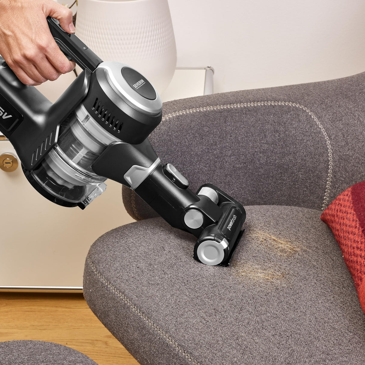 SEVERIN Aspiradora inalámbrica de mano y escoba 2 en 1, aspirador sin cable potente con depósito de 0.65 L, 40 minutos de autonomía, 21,6 V, Negro, HV 7155