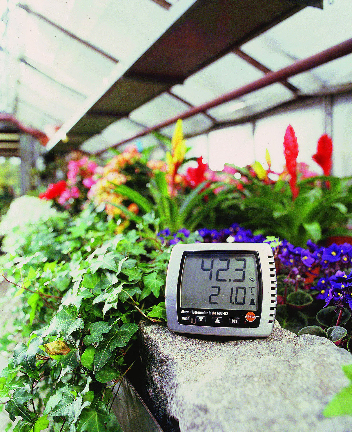 Testo 608-H2 Alarma Higrómetro, La Humedad/Punto De Rocío/Temperatura Instrumento De Medición Con Led De Alarma, Incluyendo Kal