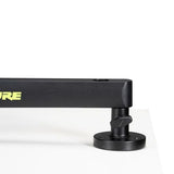 Shure by Gator Soporte premium de perfil bajo para micrófono de escritorio; totalmente ajustable para podcasts, streaming y configuraciones de home office (SH-BROADCAST2)