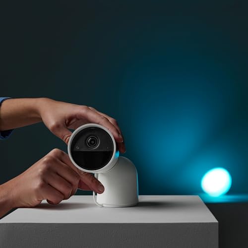 Philips Hue Secure Cámara de Video Vigilancia Inteligente con Base para Exteriores o Interiores, Versión con Cable, Full HD Video, Control de Seguridad e Iluminación en una Sola App, Blanco