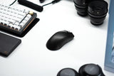 Glorious Gaming Model O 2 PRO Ratón gaming inalámbrico - 2,4 GHz 1 ms de retardo, 100M clics, 57 g ultraligero, gran batería, sensor PPP 26K, RGB, ambidiestro, 6 botones, deslizadores de PTFE - Negro