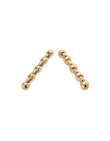 Uno de 50 Pendientes Largos Bañados En Oro 18K Con Eslabones En Forma De Bolas