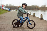 Wildtrak - Bicicleta 16 pulgadas para niños de 3 a 7 años con ruedines con ruedines - Azul