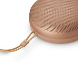 Bang & Olufsen Beosound A1 (3ª Generación) Altavoz Bluetooth Portátil Impermeable con 3 Micrófonos, Certificado C2C - Honey Tone