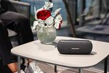 Harman Kardon Luna, Altavoz portátil, Resistente al Agua y al Polvo, con diseño Elegante, tecnología Bluetooth, Puerto USB y duración de batería de hasta 12 hrs, Negro