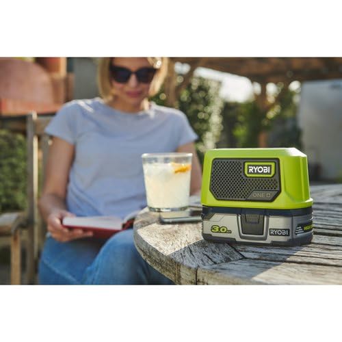 Ryobi - Pequeño Altavoz Portátil Bluetooth Compacto 18V One+ - hasta 20 Horas de Reproducción con 1 Batería de 2,5 Ah - Alcance del Bluetooth 25m - Se Vende sin Batería ni Cargador - RBTM18-0
