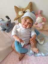 Bebè Reborn Kevin,Mide 52CM,Pesa 2,3KG,Vestido Y con COMPLEMENTOS DE UN Bebe DE Verdad.Vinilo DE Silicona,Mucha Movilidad,ROJECES,PLIEGUECITOS,CAIDA DE CABECITA.Modelos exclusivos.
