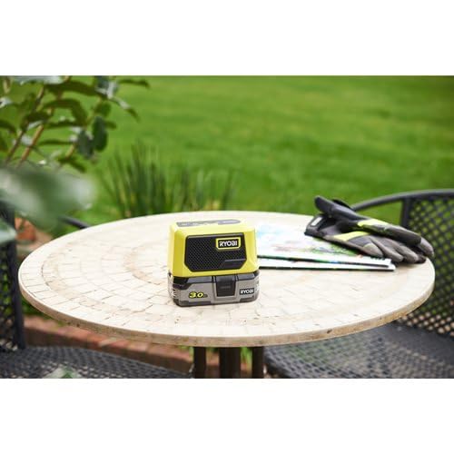 Ryobi - Pequeño Altavoz Portátil Bluetooth Compacto 18V One+ - hasta 20 Horas de Reproducción con 1 Batería de 2,5 Ah - Alcance del Bluetooth 25m - Se Vende sin Batería ni Cargador - RBTM18-0