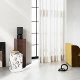 Bang & Olufsen Beosound Balance Altavoz Bluetooth y Potente WiFi para Hogar con Sonido de 360 Grados Impresionante y Profundo, Ganador del Premio de Diseño Black Oak