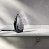 Electrolux E6ST1-8EG - Caldera de vapor Refine 600, potencia 2000 W, golpe de vapor 360 g, negro
