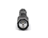 PELI 7060 Linterna LED táctica autoprogramable, Uso Policial y Vigilantes de Seguridad, Resistente al Agua IPX4, 535 Lúmenes, 68h de autonomía, Color: Negro