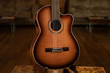 ORTEGA Performer Series Concert Guitar 44 Mástil delgado Tapa de abeto y Preamp y funda RCE238SN-FT