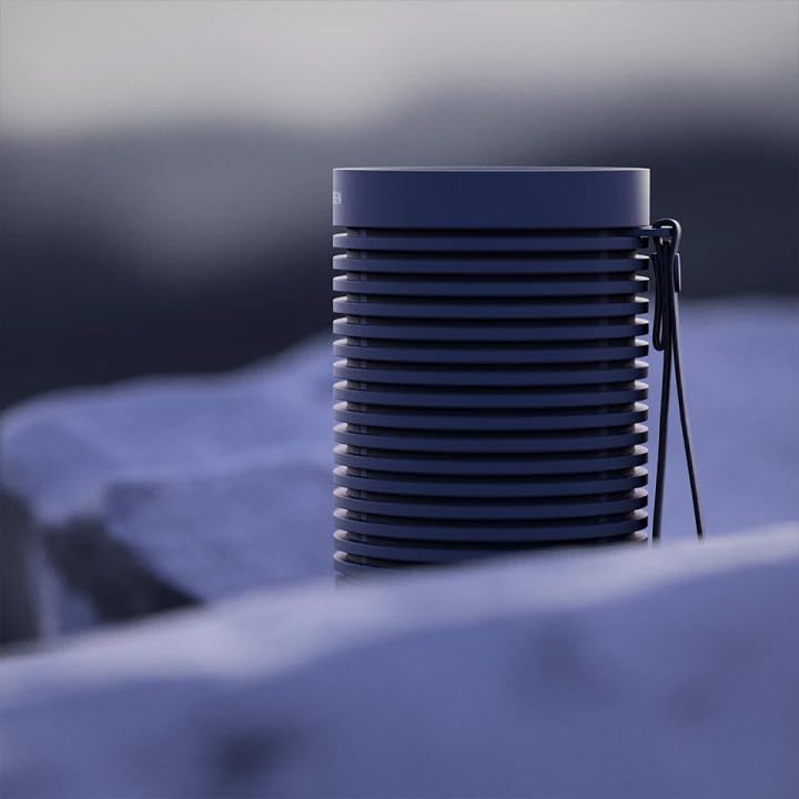 Bang & Olufsen Beosound Explore Altavoz de 360 Grados Bluetooth Portátil Inalámbrico de Alta Gama para Uso en Exteriores, Casa y Viaje, IP67 Resistente al Agua y Polvo, Hasta 27 horas Navy
