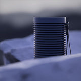 Bang & Olufsen Beosound Explore Altavoz de 360 Grados Bluetooth Portátil Inalámbrico de Alta Gama para Uso en Exteriores, Casa y Viaje, IP67 Resistente al Agua y Polvo, Hasta 27 horas Navy