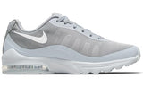 Nike Air Max Invigor, Zapatillas Hombre, Gris (Wolf Grey/White 005), 42.5 EU