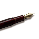 PLATINUM Pluma estilográfica japonesa #3776 Century Gold Trim Bourgogne M/Rojo/ 0,34-0,44 mm/Hecho a mano/Pluma de oro de 14 quilates/con caja de regalo/pluma estilográfica, PNB15000-71M, rojo