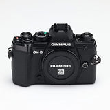 Olympus OM-D E-M5 Mark III Micro Four Thirds carcasa de la cámara, sensor de 20 MP, estabilizador de imagen de 5 ejes, potente autofoco, visor electrónico OLED, vídeo 4K, WLAN, Bluetooth, negro