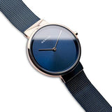BERING 14531-367 Reloj de cuarzo para mujer con caja de acero inoxidable de 31 mm con acabado en oro rosa y esfera azul, correa milanesa, cristal de zafiro y resistencia al agua de 5 ATM