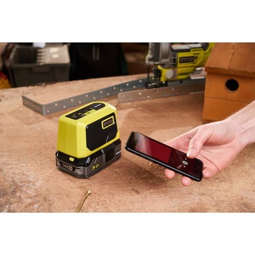 Ryobi - Pequeño Altavoz Portátil Bluetooth Compacto 18V One+ - hasta 20 Horas de Reproducción con 1 Batería de 2,5 Ah - Alcance del Bluetooth 25m - Se Vende sin Batería ni Cargador - RBTM18-0