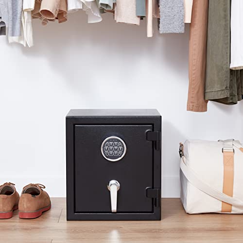 Amazon Basics Caja fuerte resistente a incendios, con teclado electrónico programable, 23.5 l, negro, 36 x 31 x 40 cm (ancho x prof. x alto)