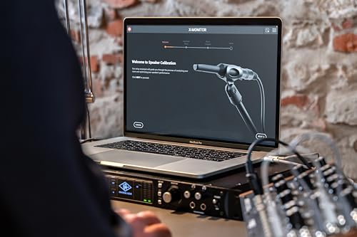 IK Multimedia iLoud Micro Monitor Pro - Par - Monitores de estudio compactos, de 2 vías, biamplificados, altamente portátiles y controlados digitalmente. Incluye micrófono ARC. Color negro.