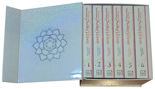 Sailor Moon (Naoko Takeuchi Collection) Manga Box Set 1: With 16 Collectable Art Cards and a Holographic Gift Box