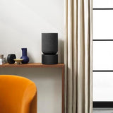 Bang & Olufsen Beosound Balance Altavoz Bluetooth y Potente WiFi para Hogar con Sonido de 360 Grados Impresionante y Profundo, Ganador del Premio de Diseño Black Oak