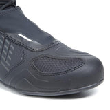 TCX - R04D Waterproof, Zapatillas de Moto Impermeables para Hombre, Certificadas con Membrana T-DRY, Cordones y Cierre de Velcro, Parte Superior de Malla, Negro/Blanco