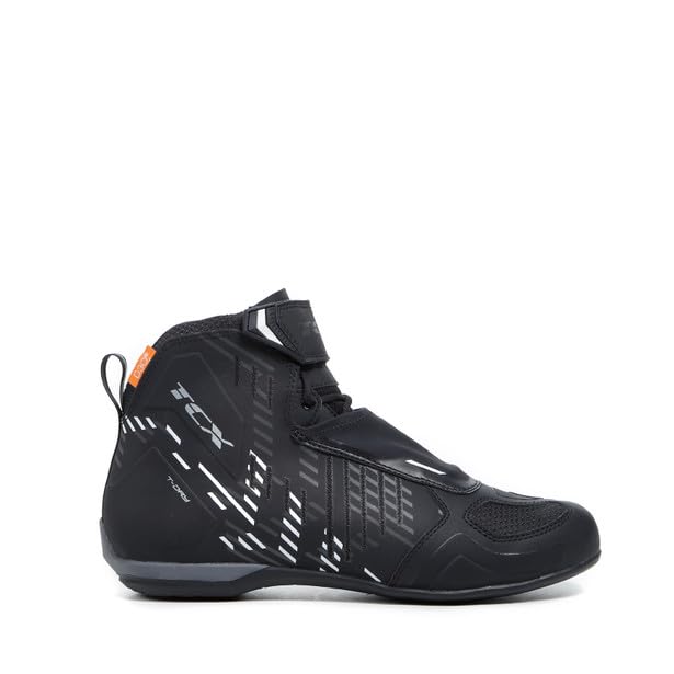 TCX - R04D Waterproof, Zapatillas de Moto Impermeables para Hombre, Certificadas con Membrana T-DRY, Cordones y Cierre de Velcro, Parte Superior de Malla, Negro/Blanco