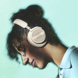 Bang & Olufsen Beoplay HX Auriculares Premium Inalámbricos Bluetooth de Diadema con Cancelación de Ruido, 6 Micrófonos, hasta 40 Horas de Autonomía, Cascos y Estuche Gold Tone