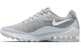 Nike Air Max Invigor, Zapatillas Hombre, Gris (Wolf Grey/White 005), 42.5 EU