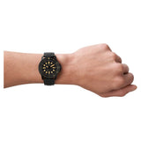 Armani Exchange Relojes para hombre, Movimiento fecha trifunción de cuarzo y caja de 44 mm con correa de acero, Negro y tono dorado