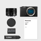 Panasonic Lumix DC-S9NE-K Cámara para Vlog con Fotograma Completo y Puerta Abierta sin Espejo, 24,2 MP, Vídeo 6K/4K, PDAF de 779 Puntos, Negro, con S-R1840 18-40mm S Lente De Cámara