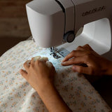 Cecotec Máquina de Coser, Compacta y Portátil, 15 Puntadas, Principiantes, BelleCouture 1500, Ojal manual en 4 tiempos, Ojalador regulable, Tensión del hilo ajustable y Kit de Accesorios