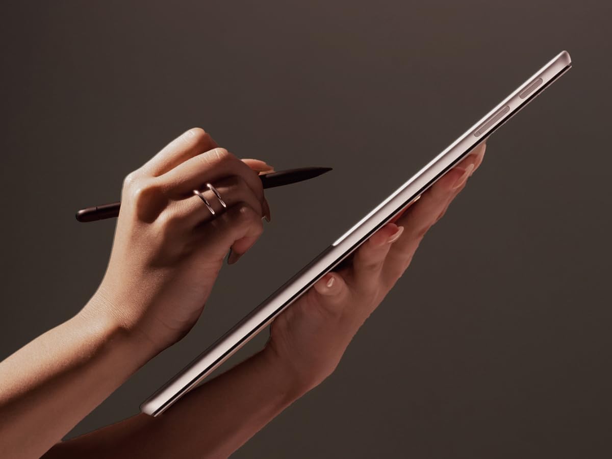 Microsoft Surface Pro (Incluye el Cargador) | Copilot+ PC |Pantalla táctil 13”| Snapdragon X Plus | 16GB RAM |512GB SSD |Último Modelo, 11a edición | Windows 11 Home | Zafiro