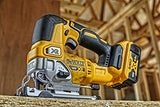 DEWALT Sierra de Calar XR 18V Sin Escobillas, 0-3200 cpm, Corte Bisel 45°, Profundidad en Madera 135mm, Metal 25mm, Acero 10mm, Incluye Maletín TSTAK II - DCS334NT-XJ